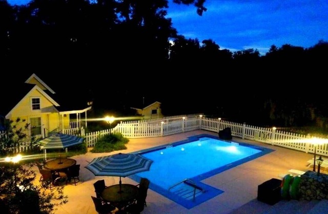 Cerca de The Villages / Ocala / Doe Lake - 7 Suites * PISCINA * COCINA ENORME * Grupos AMANOS