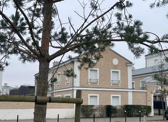 Family's house - Villa proche de la vallée village et Disneyland paris ,2 parkings, air condition
