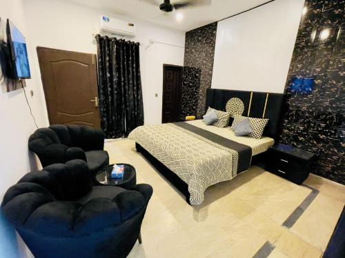 Family Signature Residency