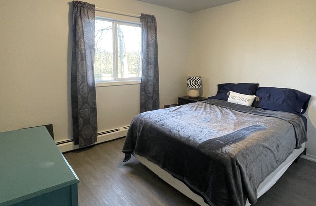 Family size Unit near Shopping