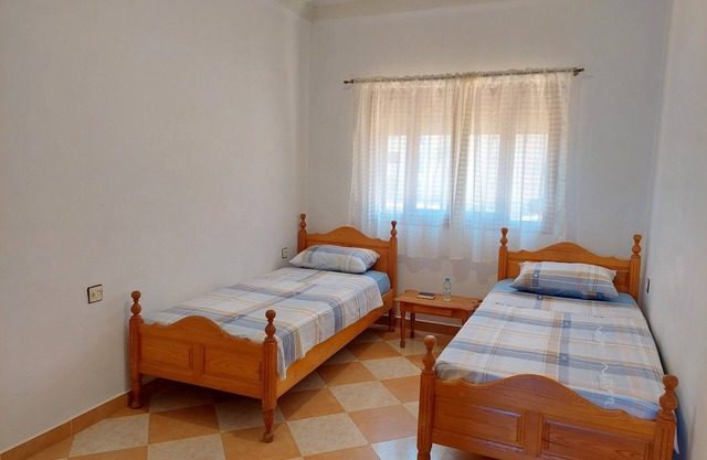 Family-sized apartment, 5 min from the beach!
