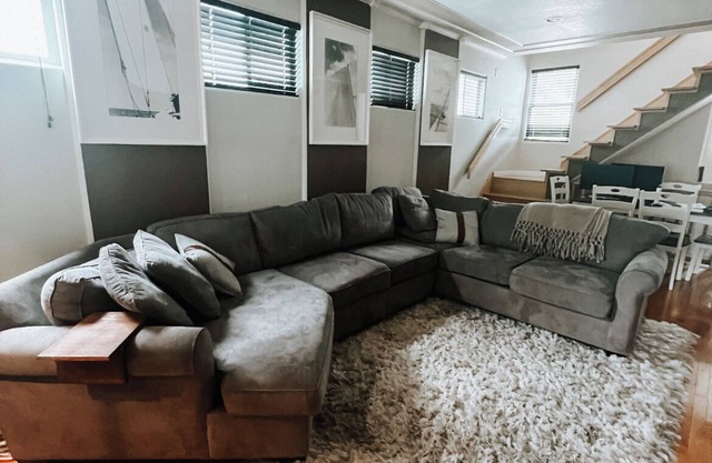 Family sized Home 10 min walk to Marina
