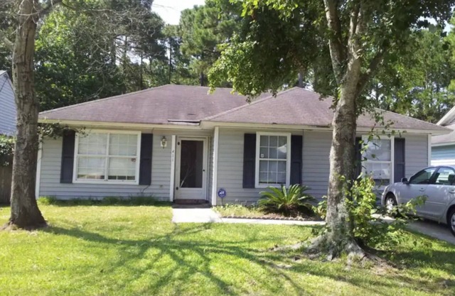 Family-sized Home- 5 minutes to Groceries/Restaurants