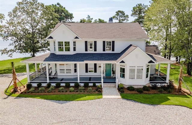 Family Ties Lakefront Estate