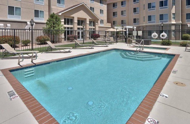 Family Units! Three Queen Bed Units, Kitchenettes, Pool, Free Shuttle