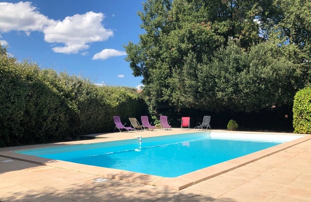 Family villa for 10 people with large private pool and large garden