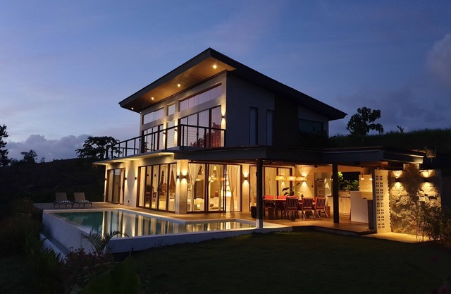 Villa familiar y piscina infinita presidencial cerca de Cloud 9 Surf Spot