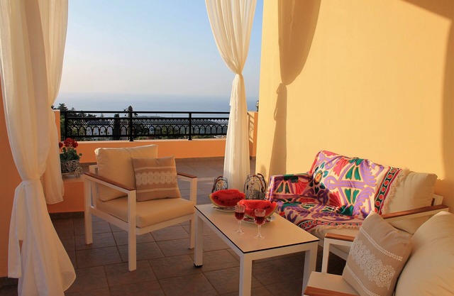 Family - villa with Playground, private pool & BBQ