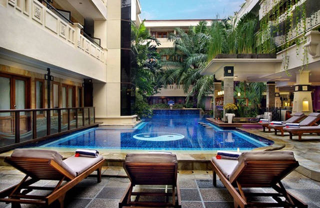 Famous Hotel Kuta