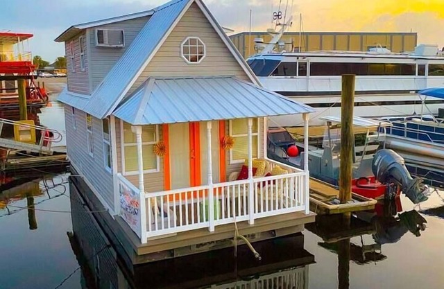 Famous Houseboat
