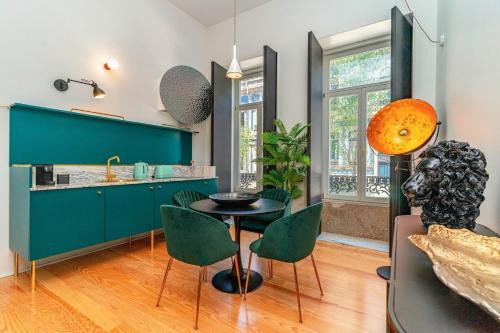 Fancy apt in iconic street full of historic houses
