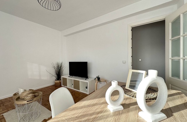 ¡Fantástico apartamento de 3 dormitorios a tan solo 15 minutos en metro a Sol!