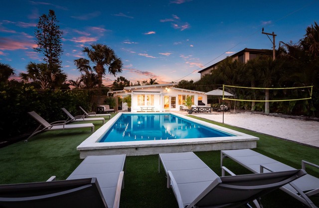 FantaSea - Gulf beachfront/heated pool
