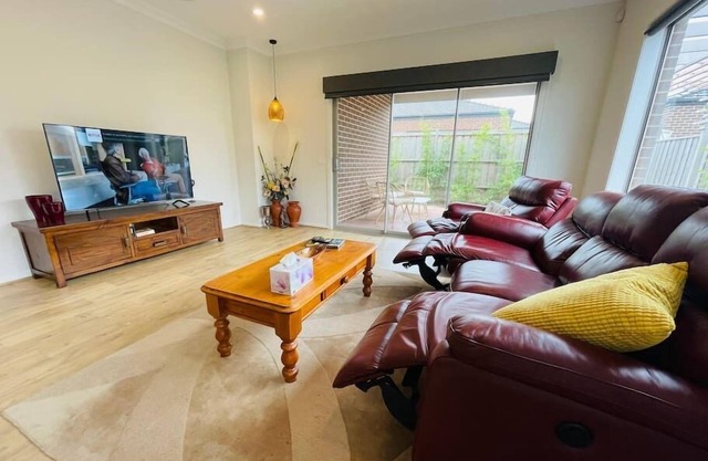 Fantastic 4 bedroom family entertainer@Clyde North