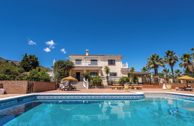 Fantastic 7-Bed Villa in Alhaurin de la Torre