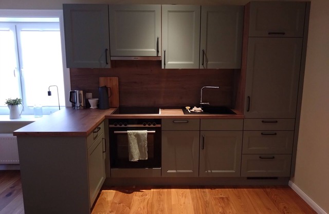 Fantastic first floor apartment with direct garden access into the countryside