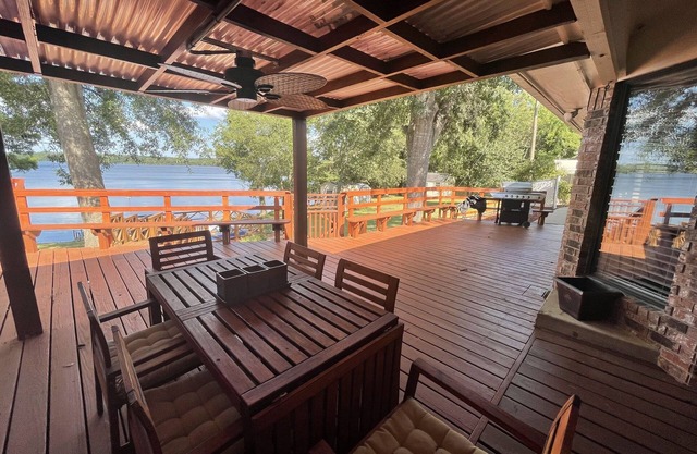 Fantastic House in Lake Welsh, lake activities, Internet, Pet friendly