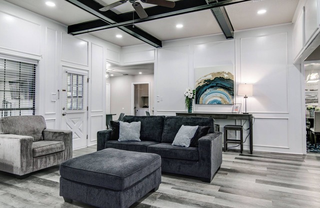 Great location and sleeps 10 guests. Perfect for business or families.