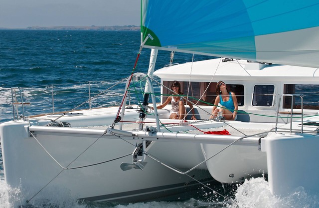 Fantástico catamarán Mauticat