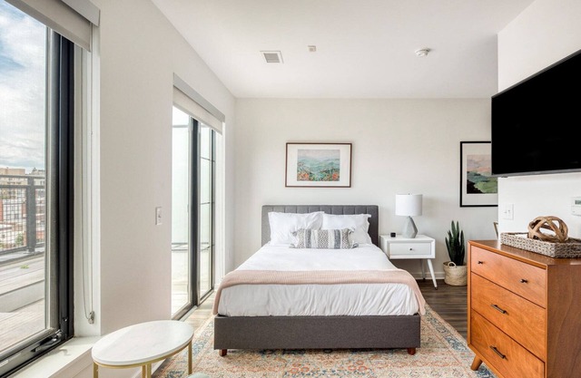 Fantastic Shaw Studio w/ Laundry, near Foodie Area, by Blueground