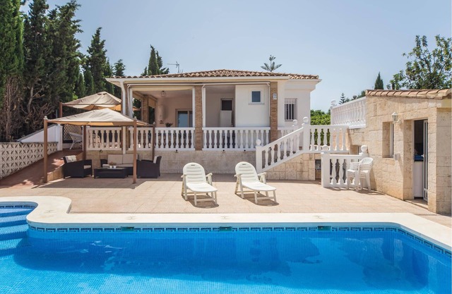 Fantastic vacation home in suburb of Valencia.
