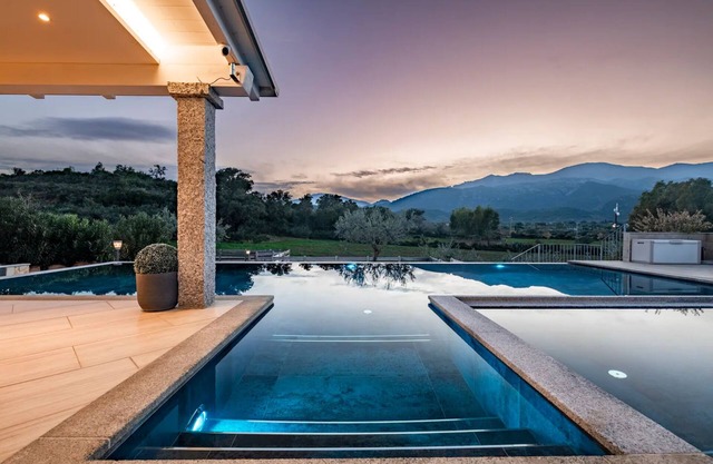 Fantástica villa con Wi-Fi, aire acondicionado, piscina y terraza;