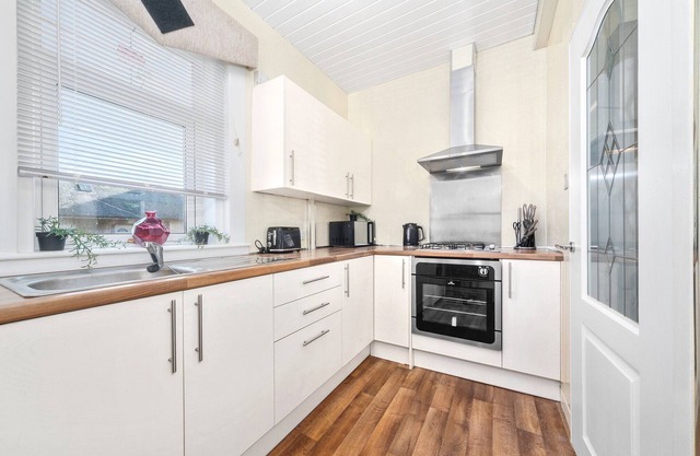 One Bedroom Apartment by Klass Living Hamilton - Back'O'Barns Apartment w/ WiFi
