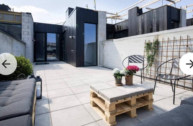 Fantastisk Arkitektegnet hus i Newyorker-stil - med Tagterrasse og Charme