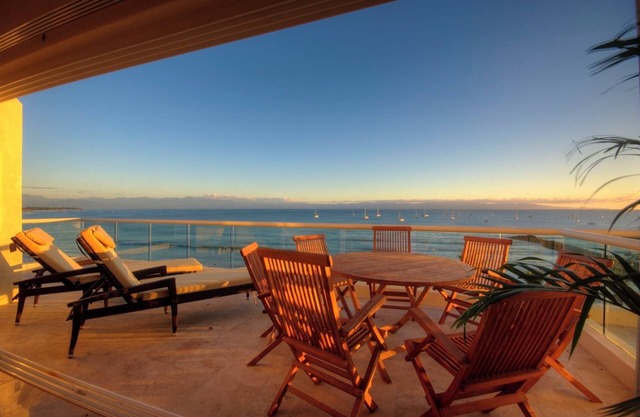 Farito Beachfront Penthouse, Surf y Paddle Board.