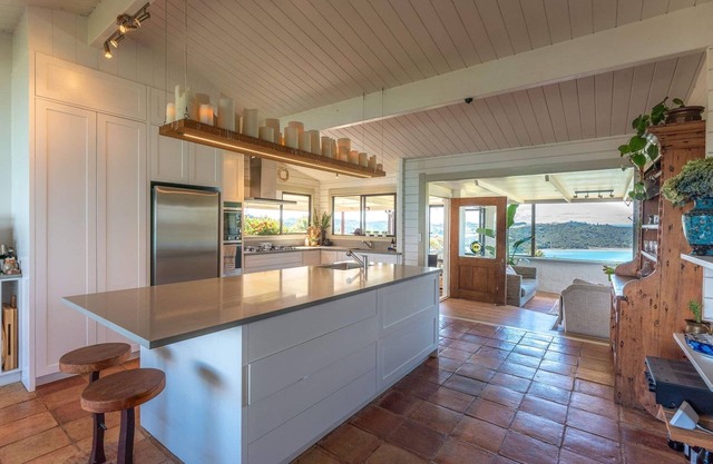 Farm house with 360 degree views over the Hauraki Gulf ..