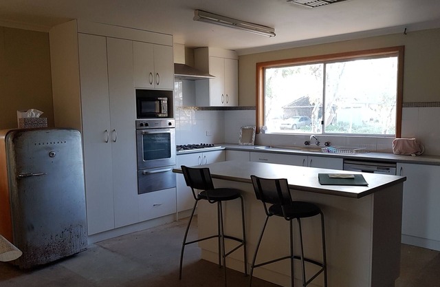 FARM-STAY set in softly undulating landscape, beautiful wildlife, vibrant peace.