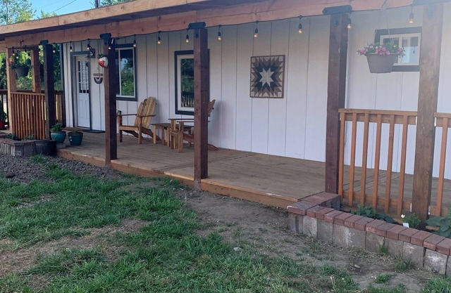 Farm Stay with outdoor firepit, Man Cave, animals