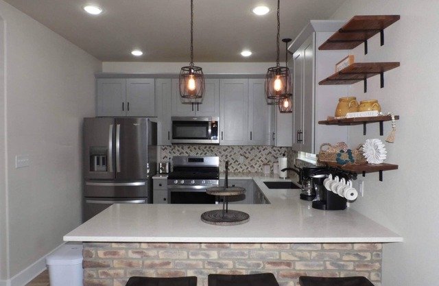 Farm Street Manor comfy, cozy and convenient welcome home!