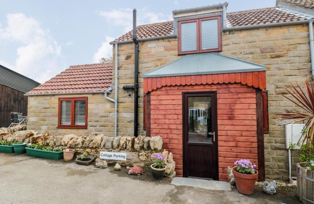 Farm Yard Cottage