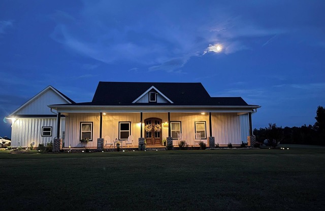 Farmcharm- Cozy, Comfortable, Close