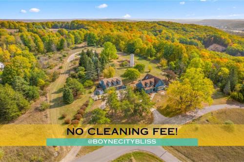 Farmhouse 1918 Grand Retreat for 12 people with Lake Views