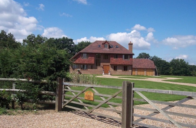Farmhouse beautiful location rural yet easy access London sleeps up to 24