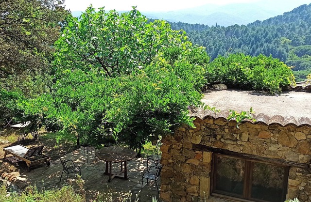 Farmhouse in the heart of nature, close to rivers, hiking trails and attractions...