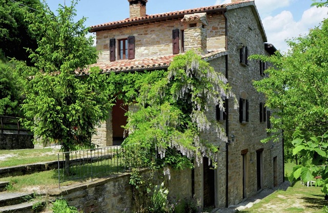 Casa rural en Apecchio con piscina y spa