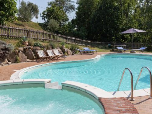 Farmhouse in Aulla with Private Pool