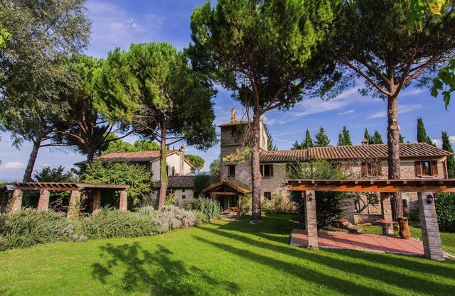 Casa rural en Marsciano con piscina y barbacoa