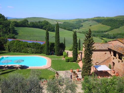 Farmhouse in Montalcino with Pool and Garden