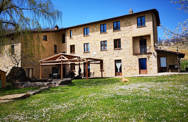 Farmhouse in the green Apennines, specializing in 'hospitality groups
