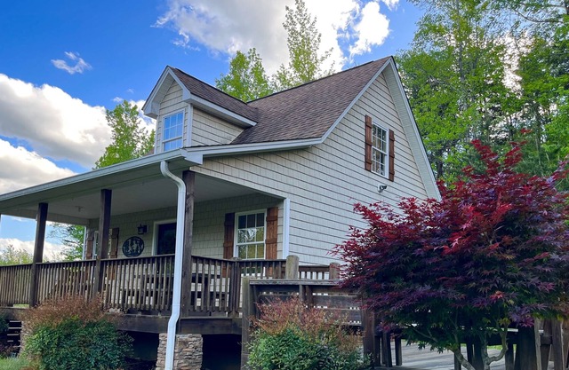 Farmhouse in the Woods, near Caesars Virginia, Martinsville Speedway, & VIR
