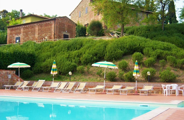 Farmhouse in Tuscany With Pool & Wine Tasting