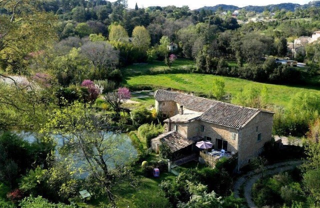 MAS EN EL CAMPO DE CALMAS DEL CAMPO DE LAS CÉVENNAS ANDUZE CLASSE 3 ESTRELLAS FRANCIA
