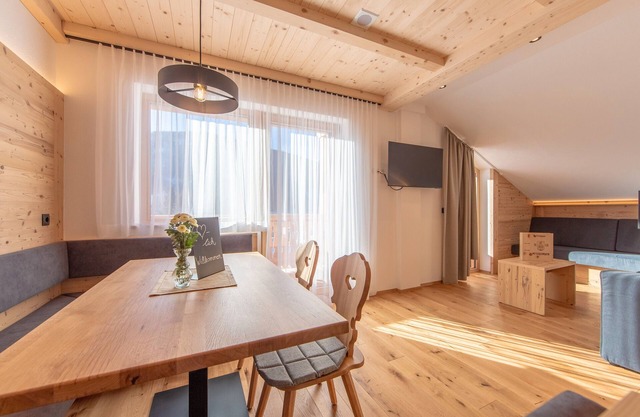 Granja 'Metzgermayr Apt Dolomit' con vistas a la montaña, jardín compartido y Wi-Fi