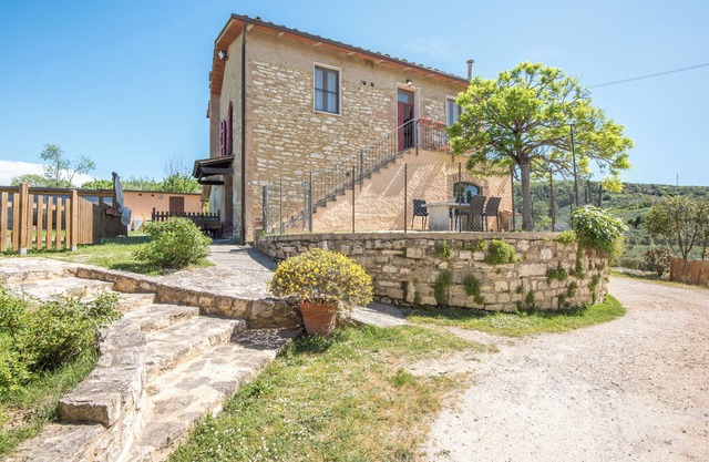 Agroturismo 'Podere Del Pereto Bio- 203' con piscina compartida, jardín privado y Wi-Fi