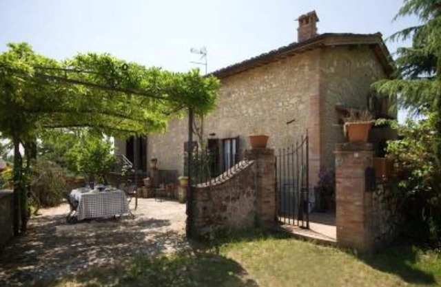 Apartamento en una granja en la aldea rural