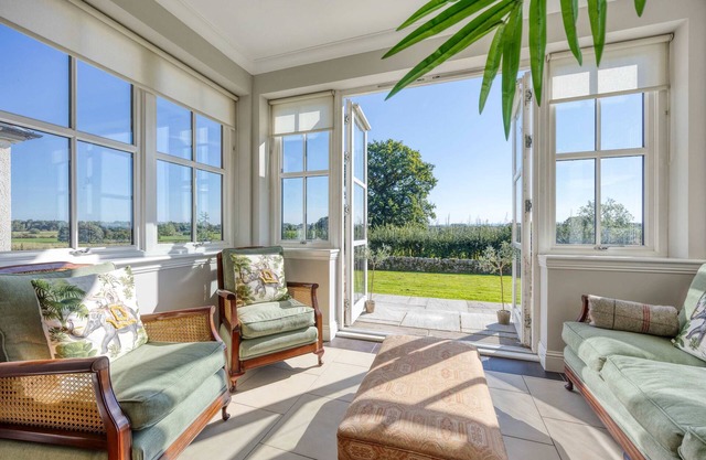 Farmhouse Retreat only 20 mins to Loch Lomond